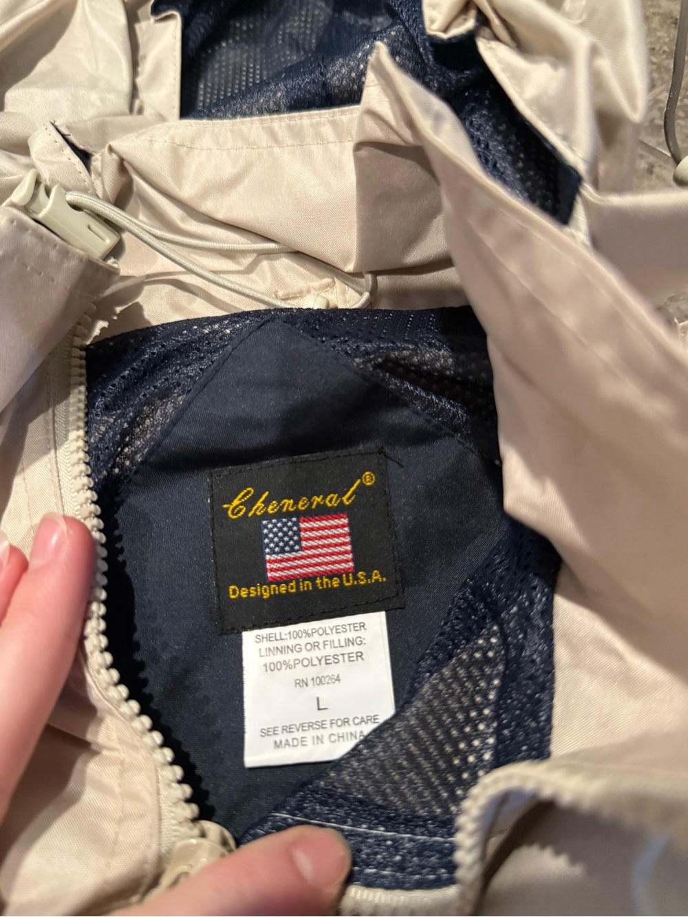Bryce Canyon national park Utah USA raincoat designed in USA few spots see image - Picture 5 of 16